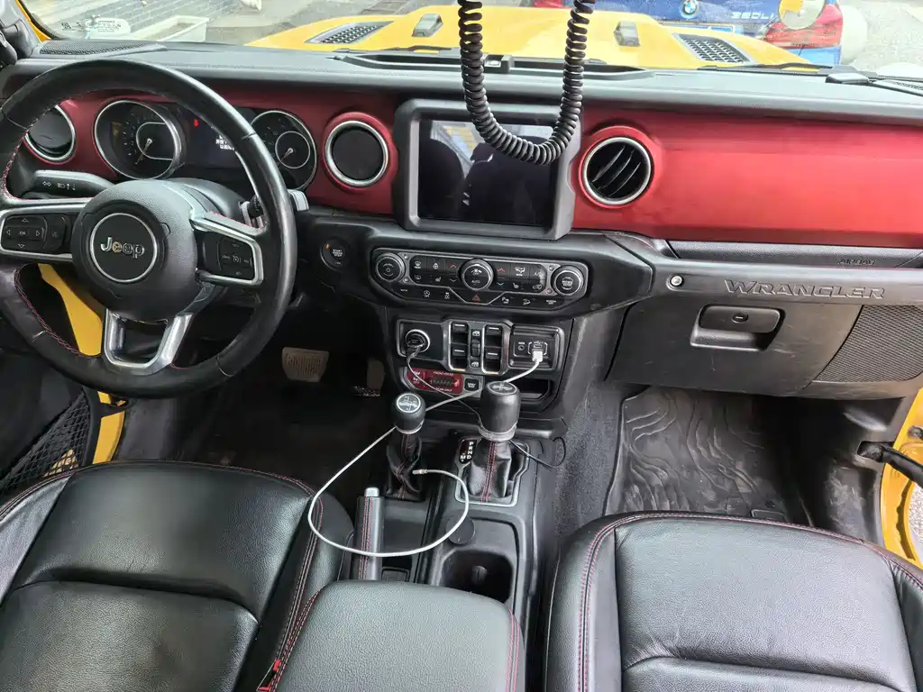 Jeep Wrangler — фото 6