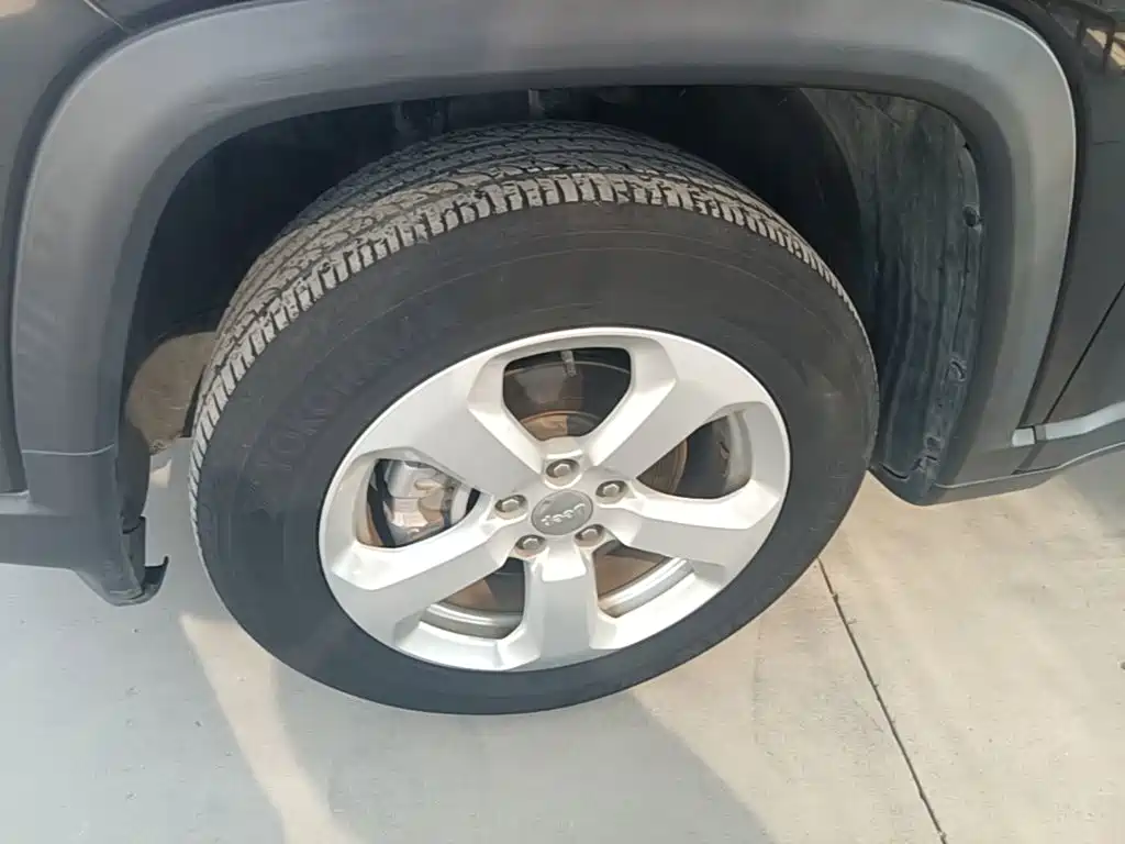 Jeep Compass — фото 23