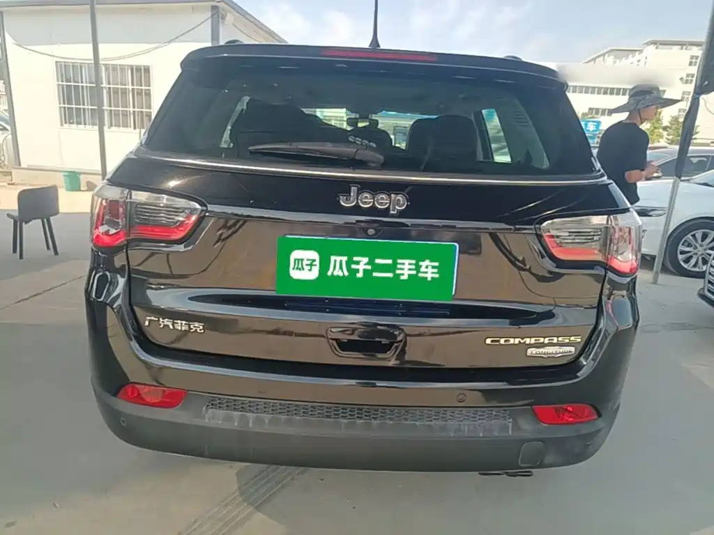 Jeep Compass — фото 6