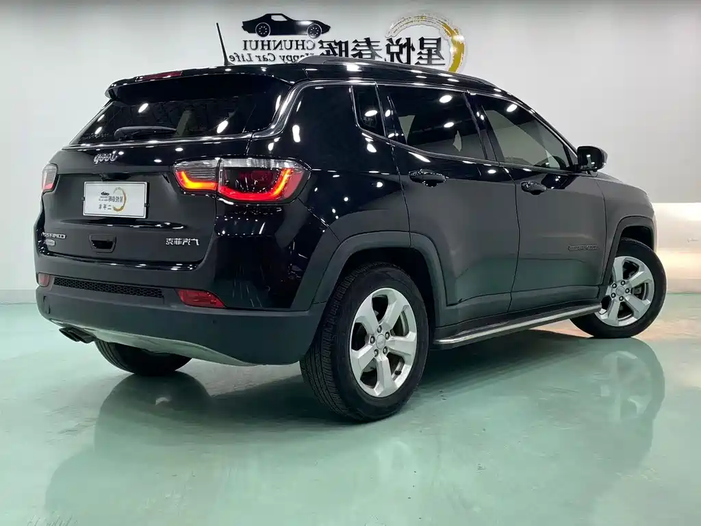 Jeep Compass — фото 9