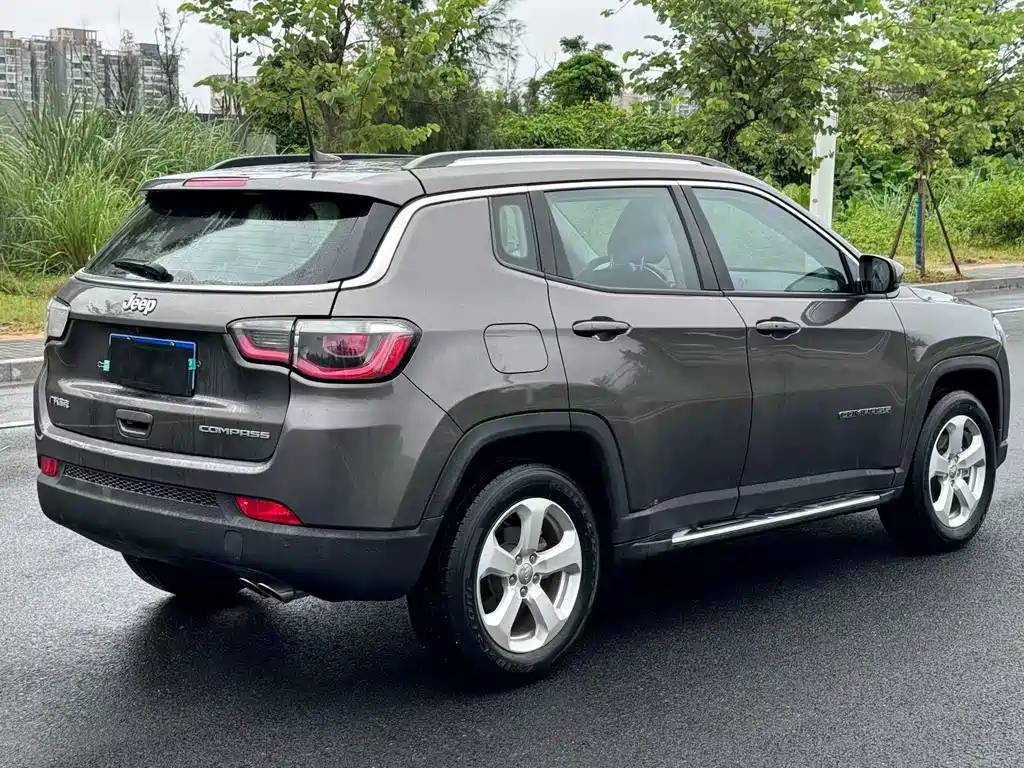Jeep Compass — фото 4