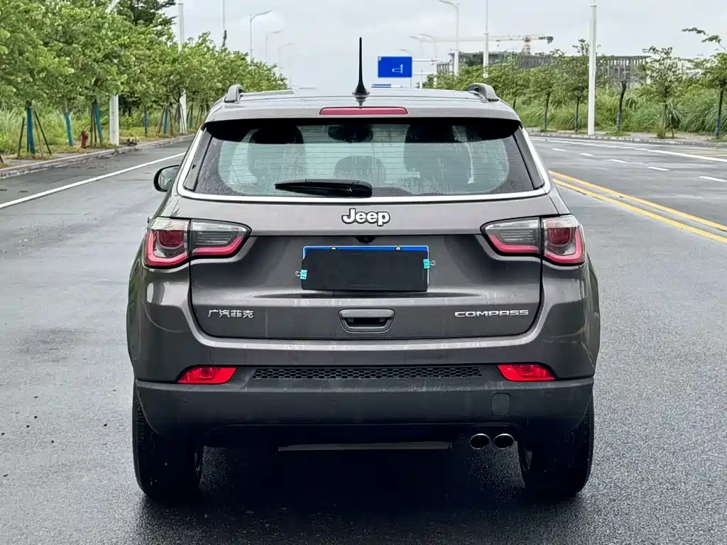 Jeep Compass — фото 5