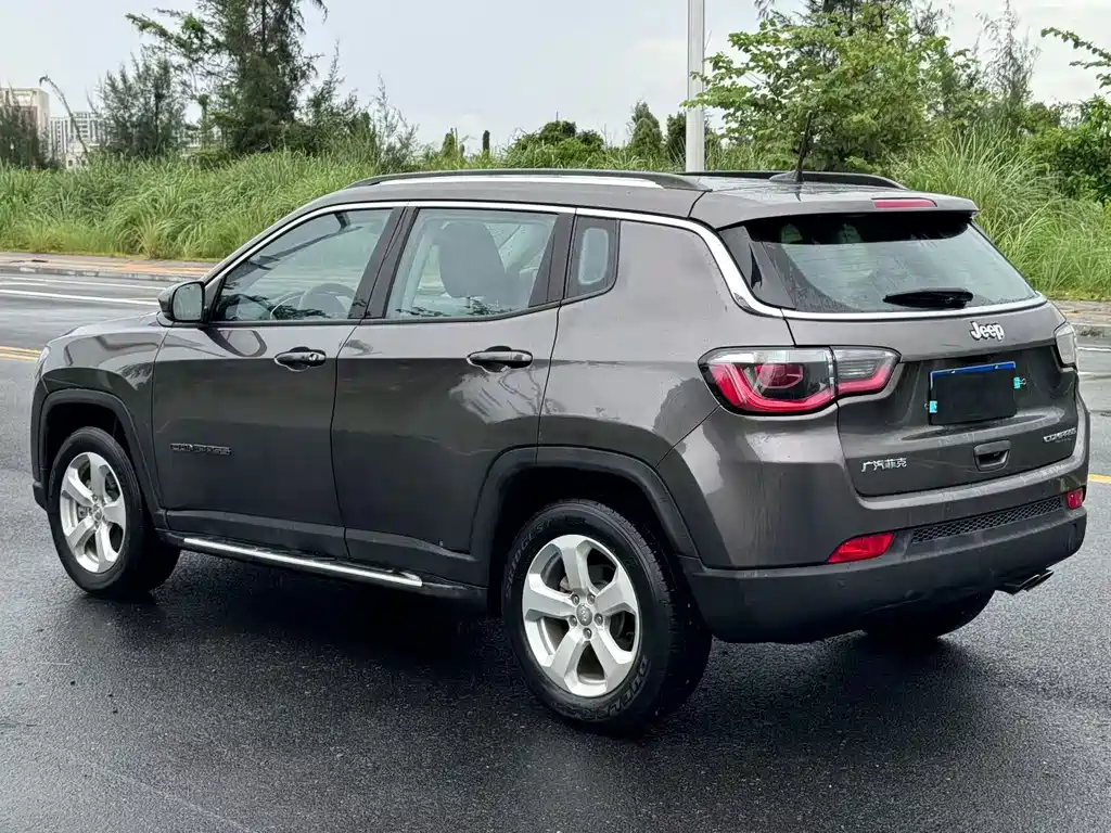 Jeep Compass — фото 6