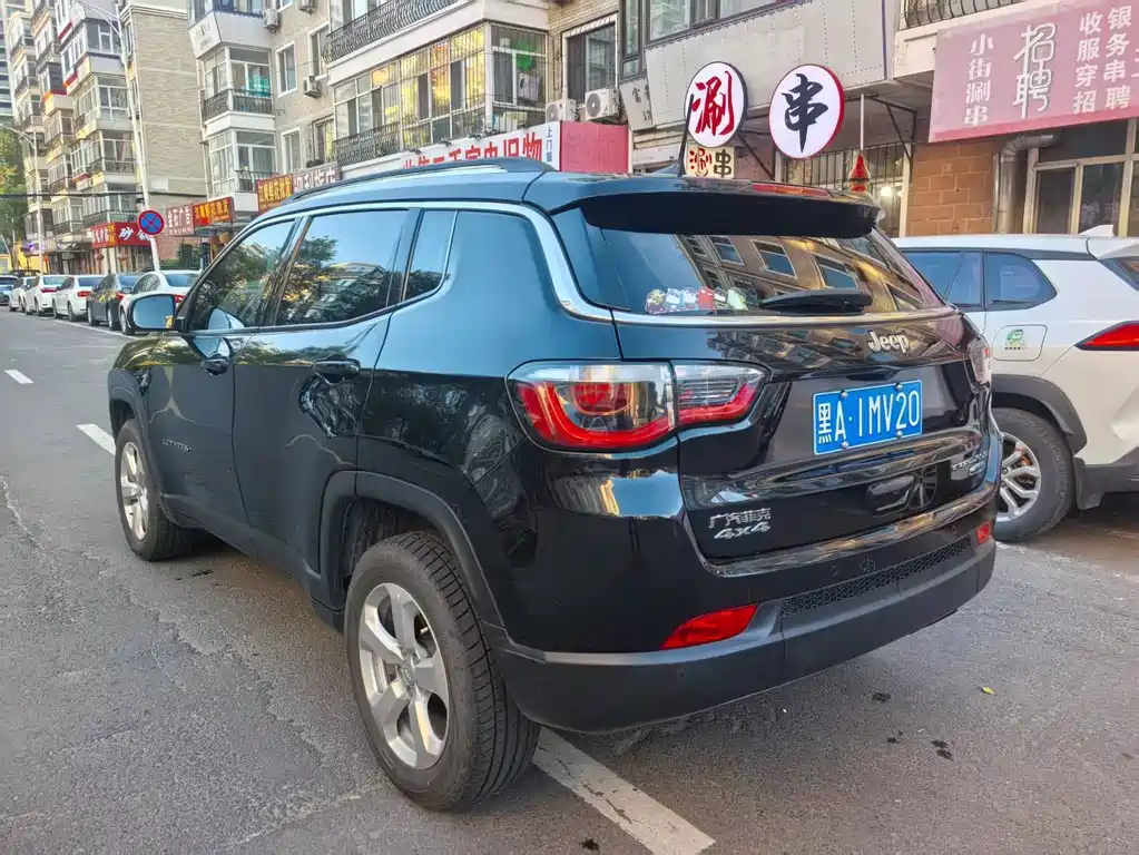 Jeep Compass — фото 6