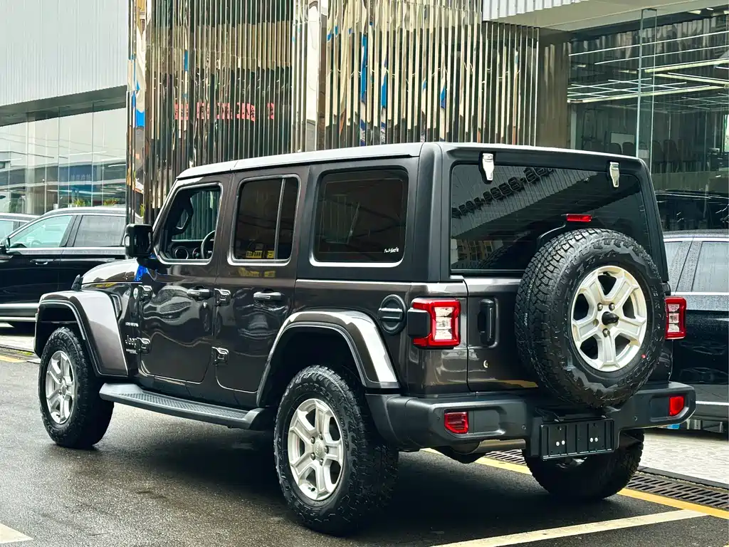 Jeep Wrangler — фото 4