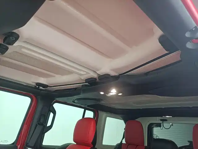 Jeep Wrangler — фото 9