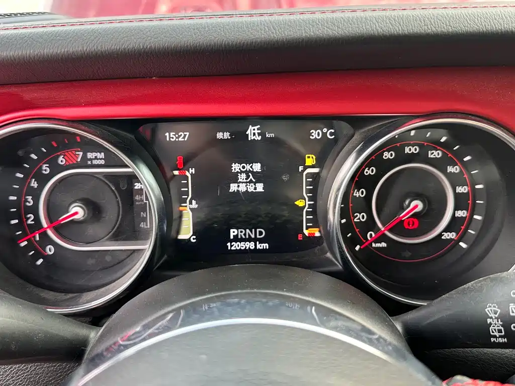 Jeep Wrangler — фото 11