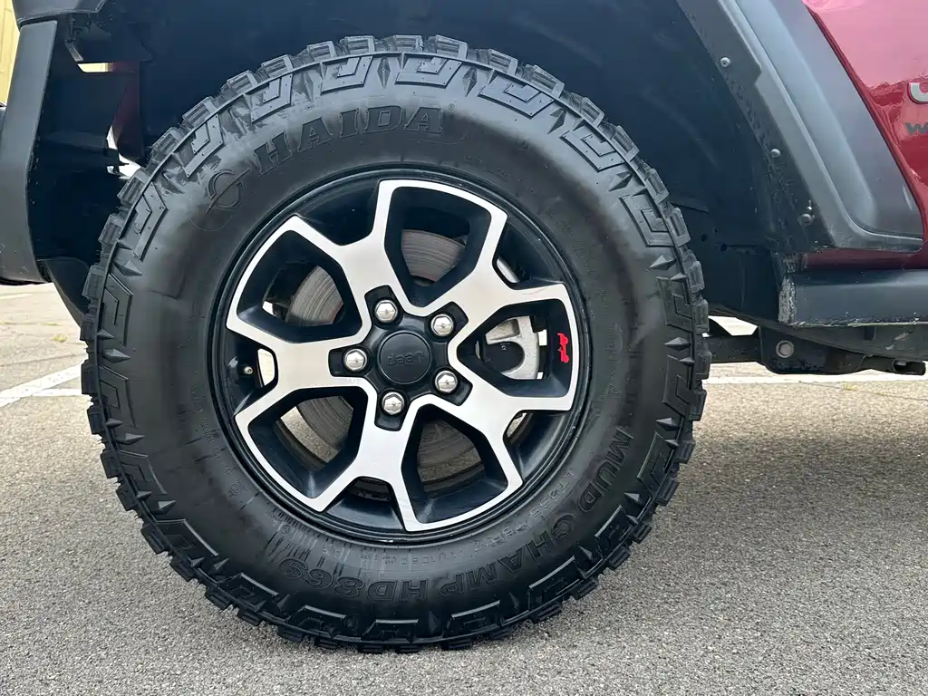 Jeep Wrangler — фото 14