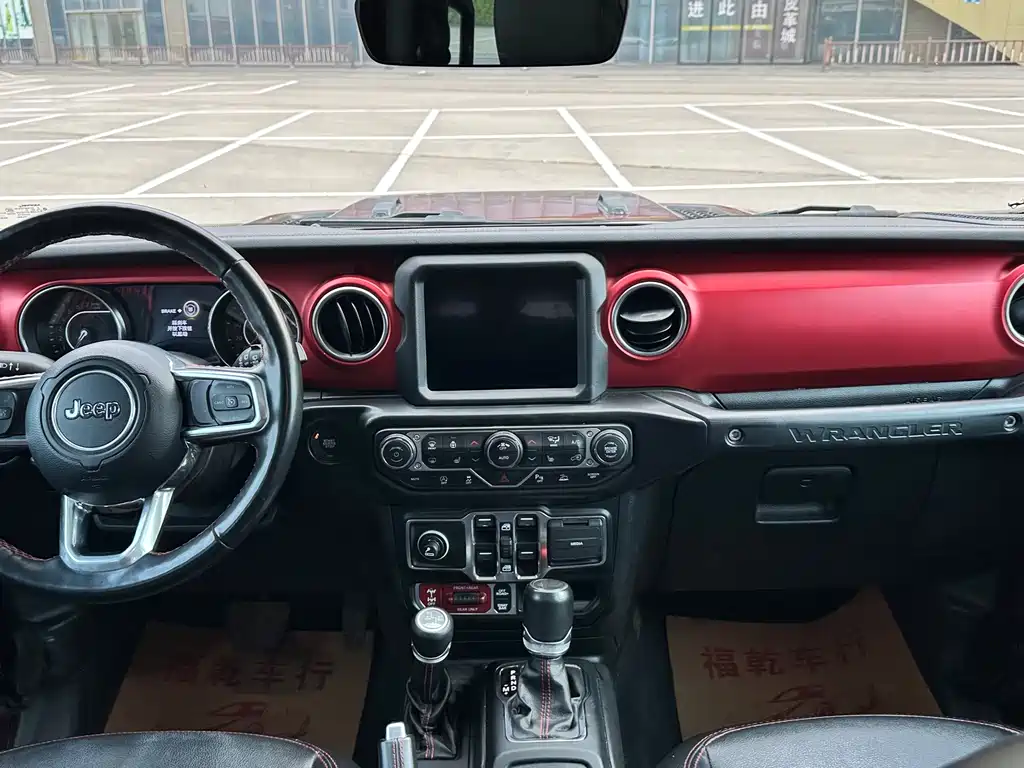 Jeep Wrangler — фото 17