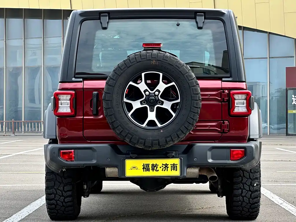 Jeep Wrangler — фото 7