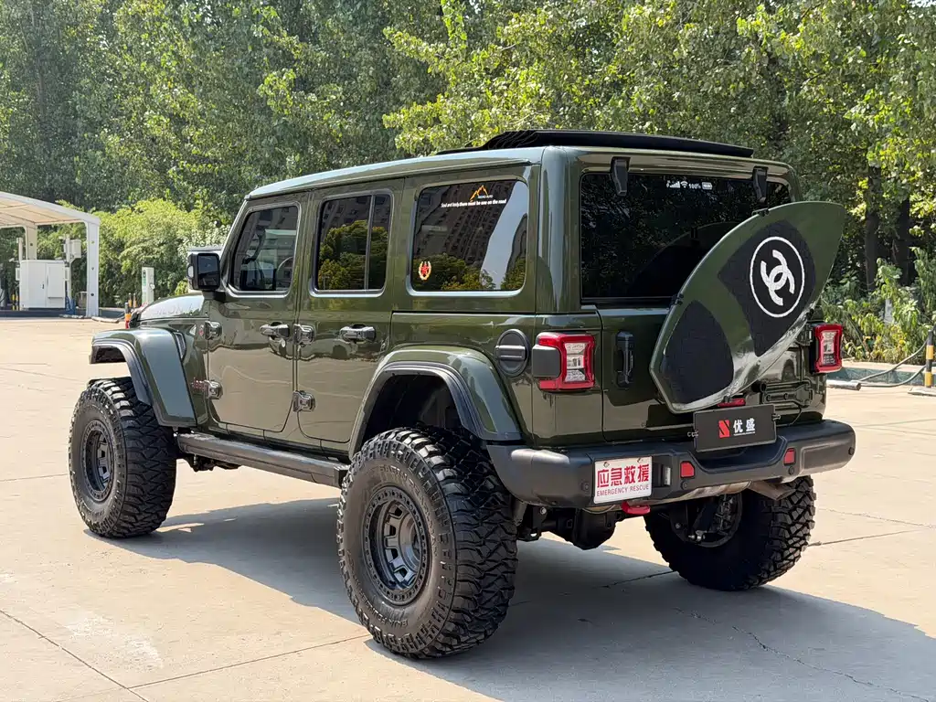 Jeep Wrangler — фото 6