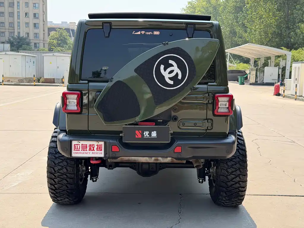 Jeep Wrangler — фото 7