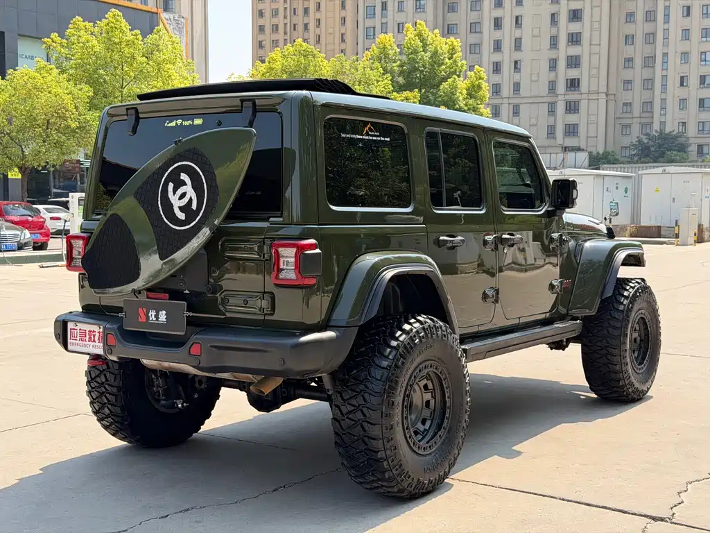 Jeep Wrangler — фото 8