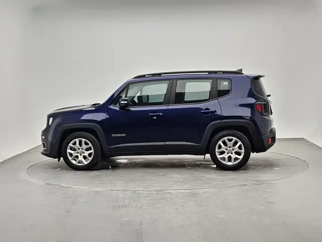 Jeep Renegade — фото 3