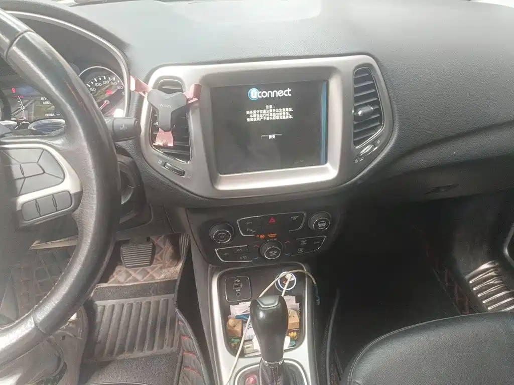 Jeep Compass — фото 14