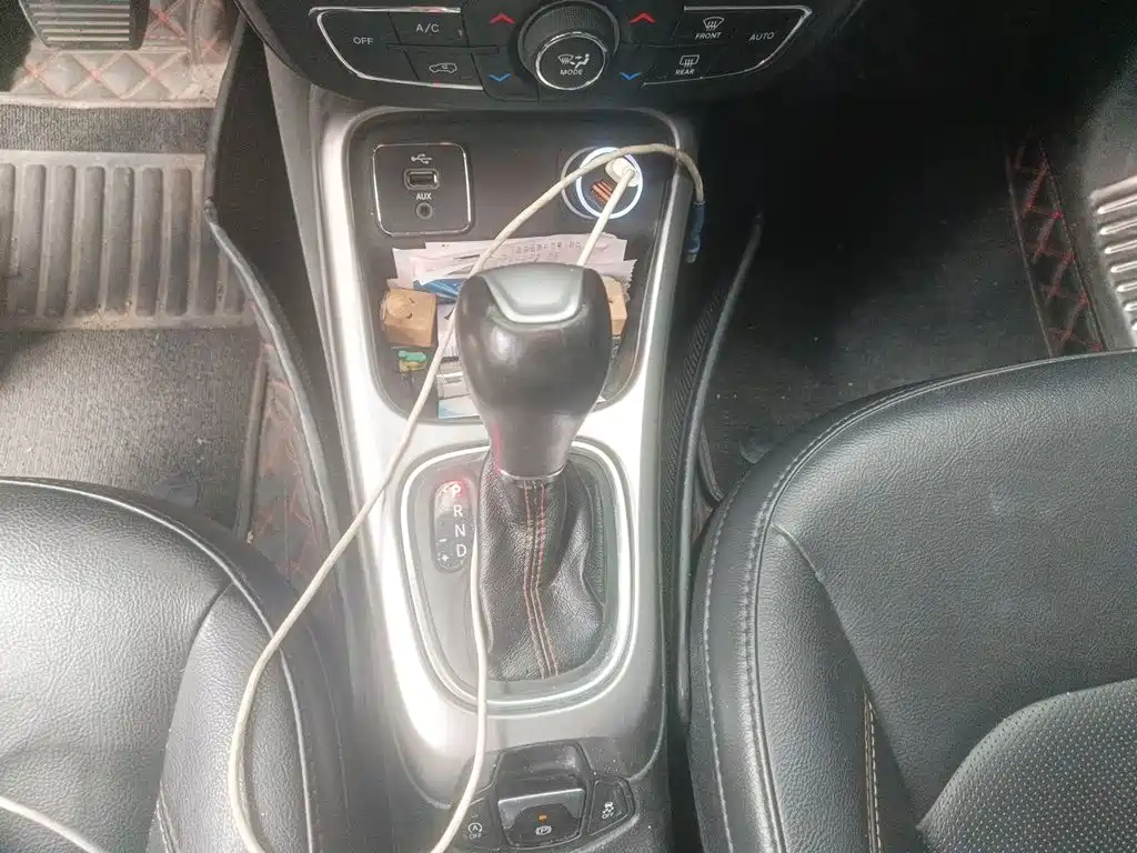 Jeep Compass — фото 15