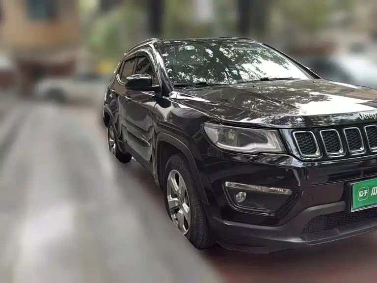 Jeep Compass — фото 3