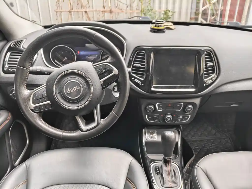 Jeep Compass — фото 3