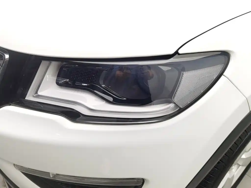 Jeep Compass — фото 7