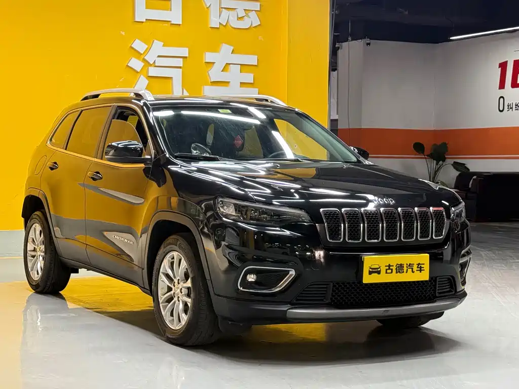 Jeep Cherokee — фото 3