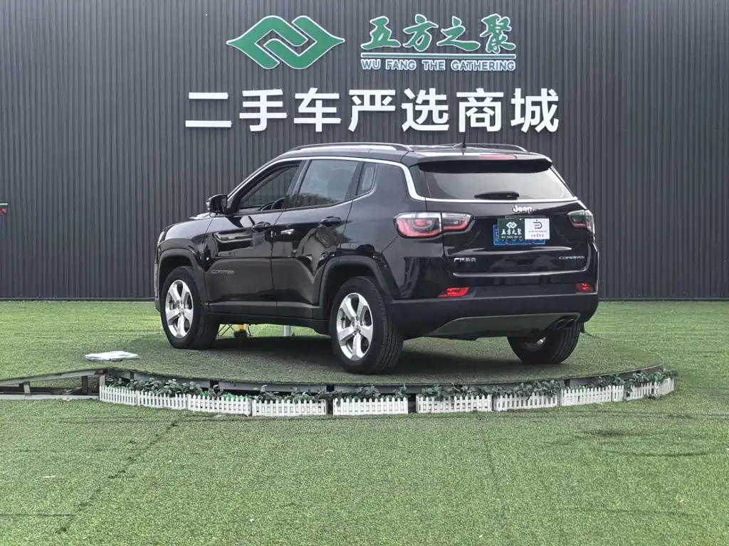 Jeep Compass — фото 18
