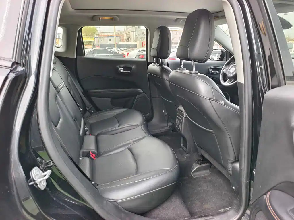 Jeep Compass — фото 20