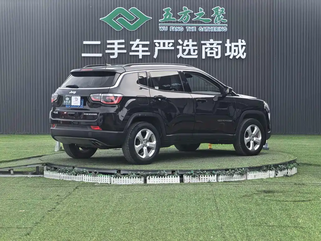 Jeep Compass — фото 21