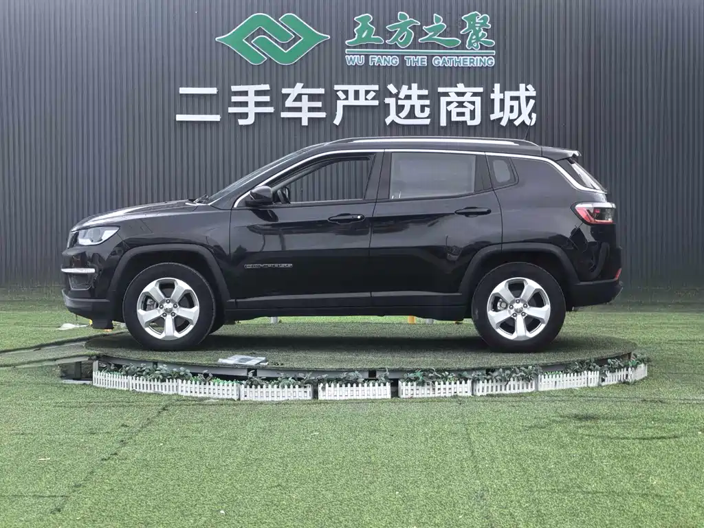 Jeep Compass — фото 22