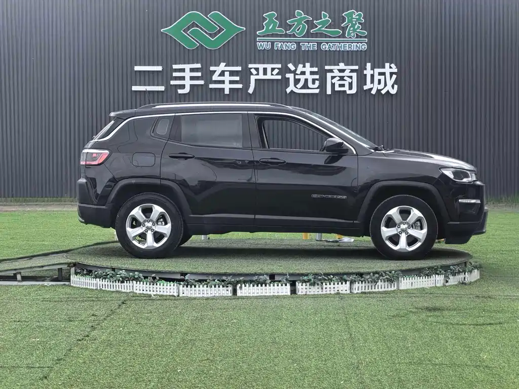 Jeep Compass — фото 4