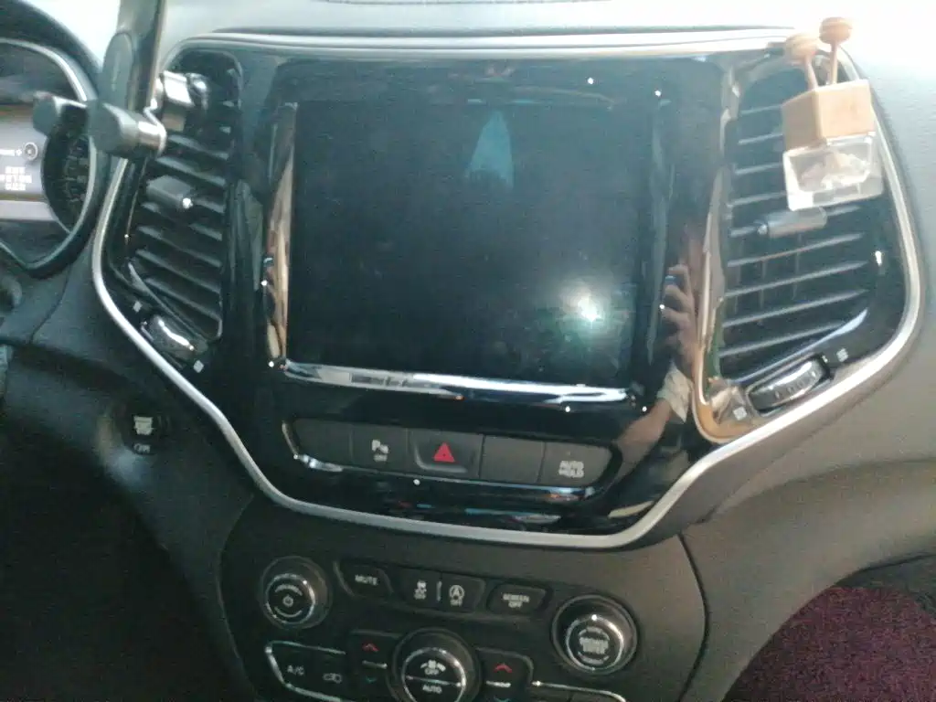 Jeep Cherokee — фото 9