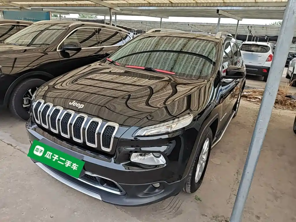 Jeep Cherokee — фото 2