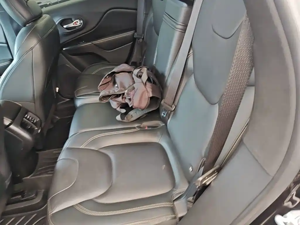 Jeep Cherokee — фото 17
