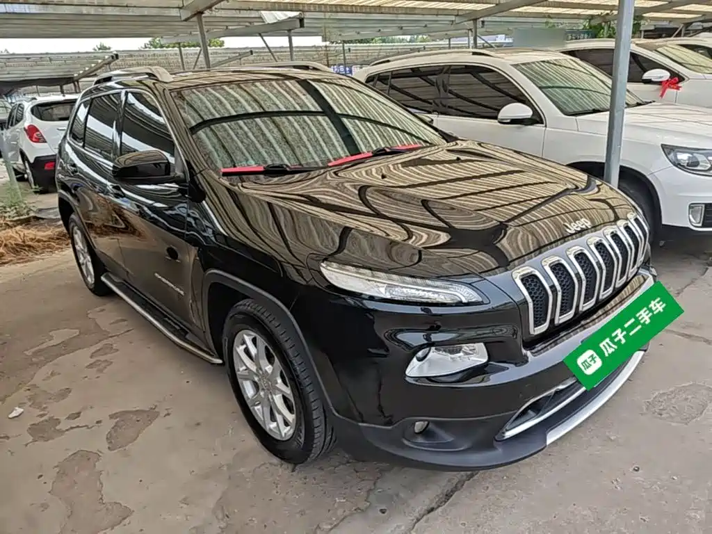 Jeep Cherokee — фото 4