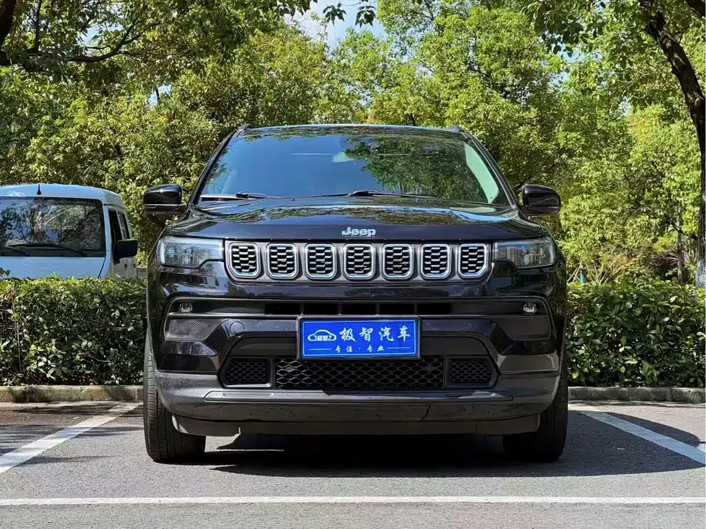 Jeep Compass — фото 2