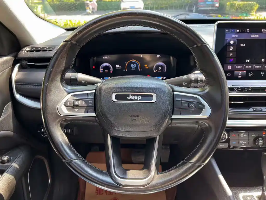 Jeep Compass — фото 13