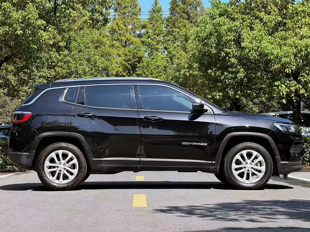 Jeep Compass — фото 4