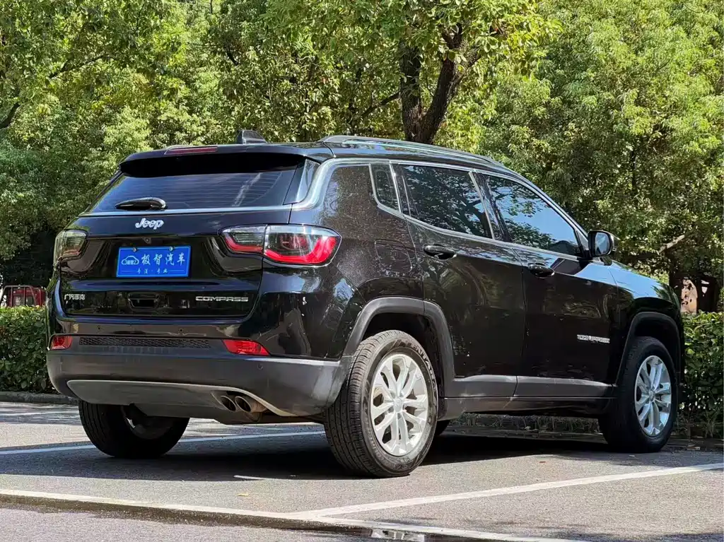 Jeep Compass — фото 5
