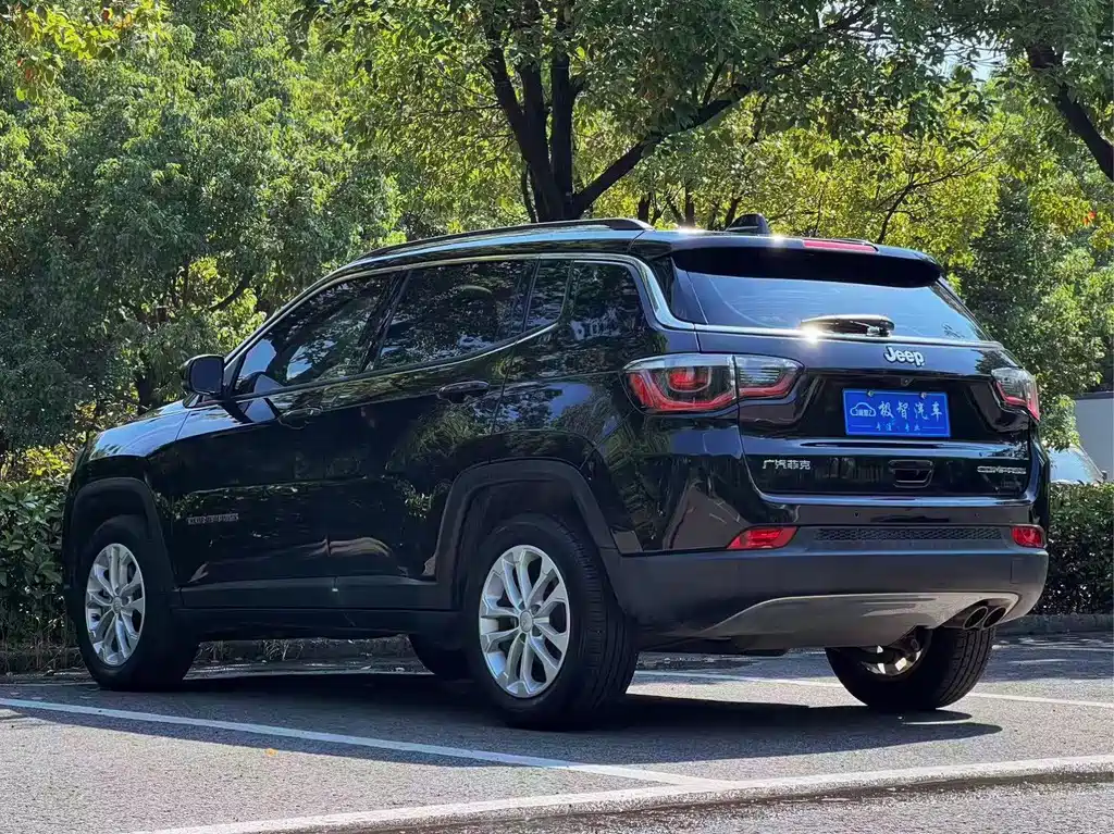 Jeep Compass — фото 7