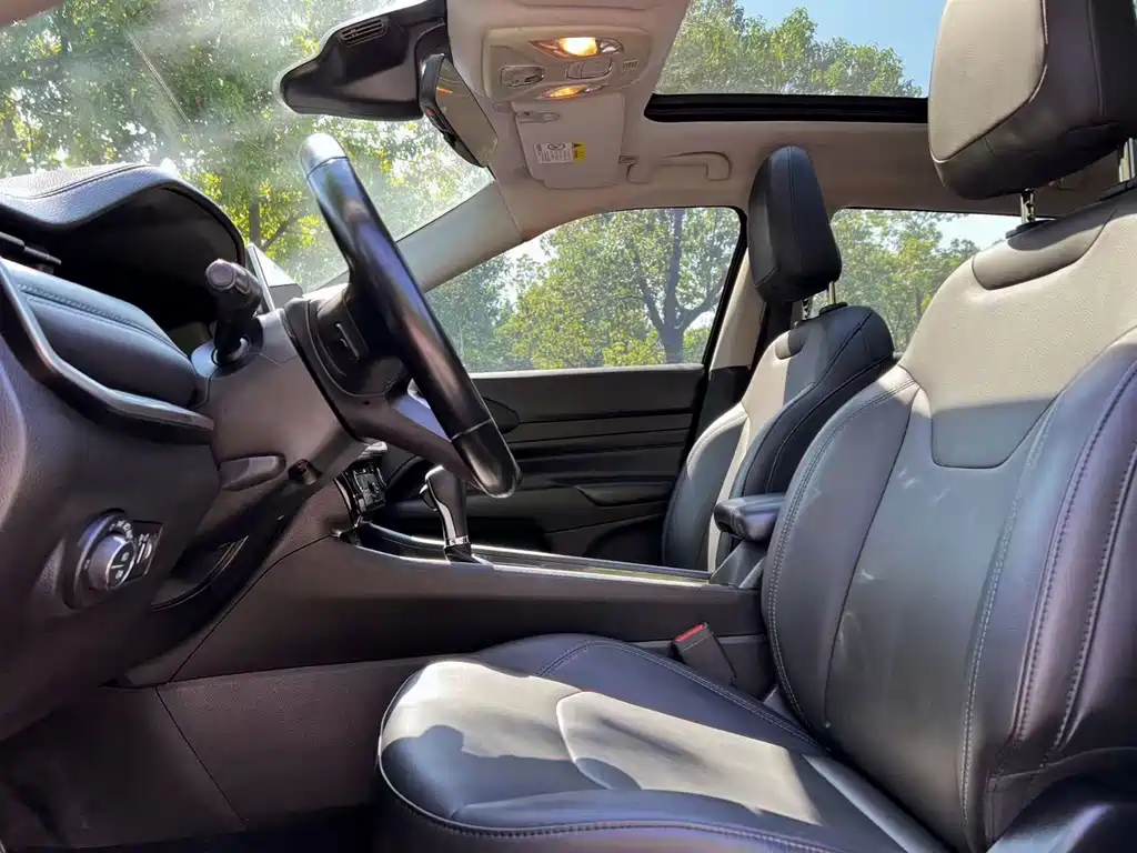 Jeep Compass — фото 10