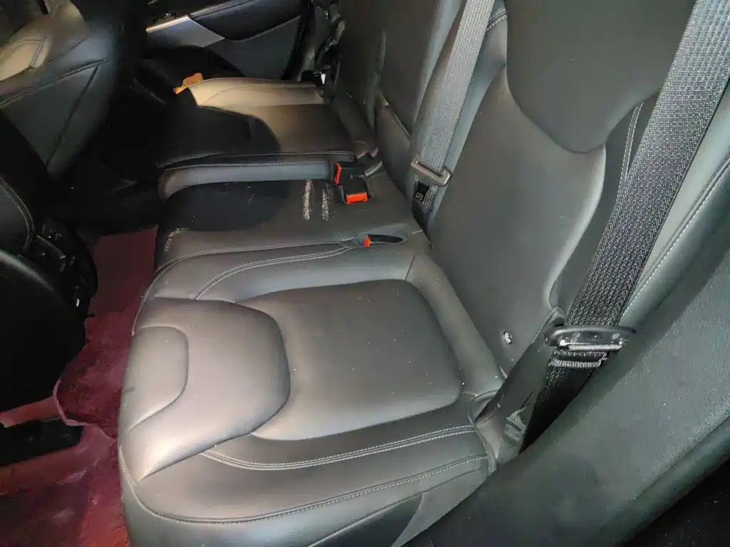 Jeep Cherokee — фото 13