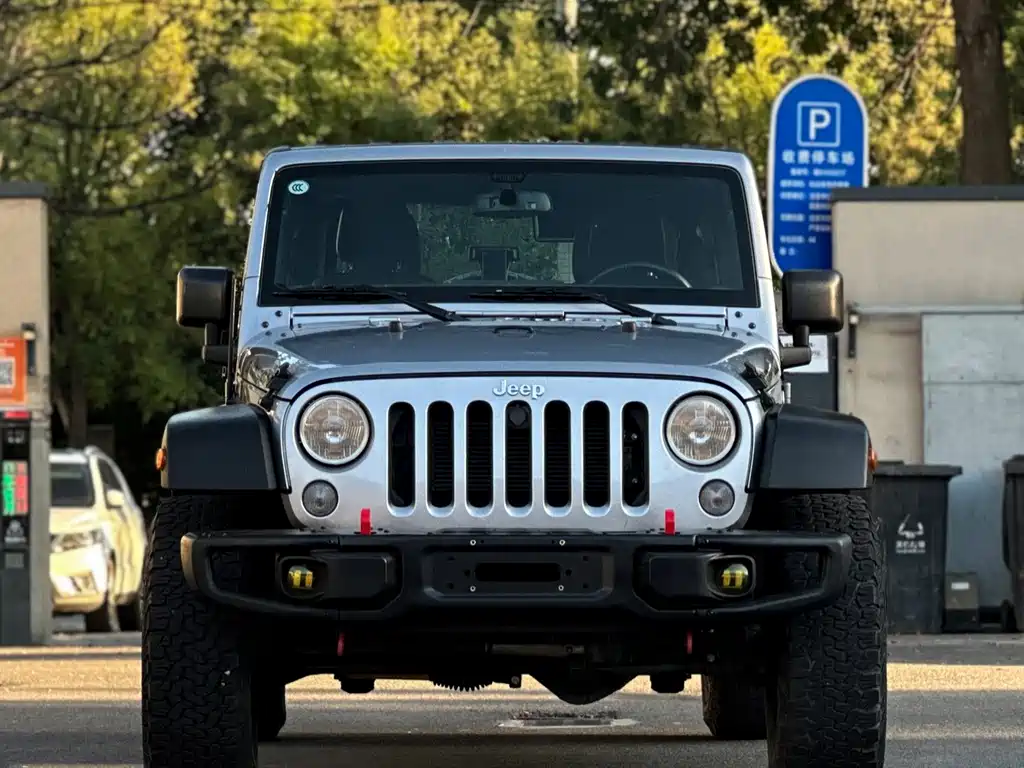 Jeep Wrangler — фото 2