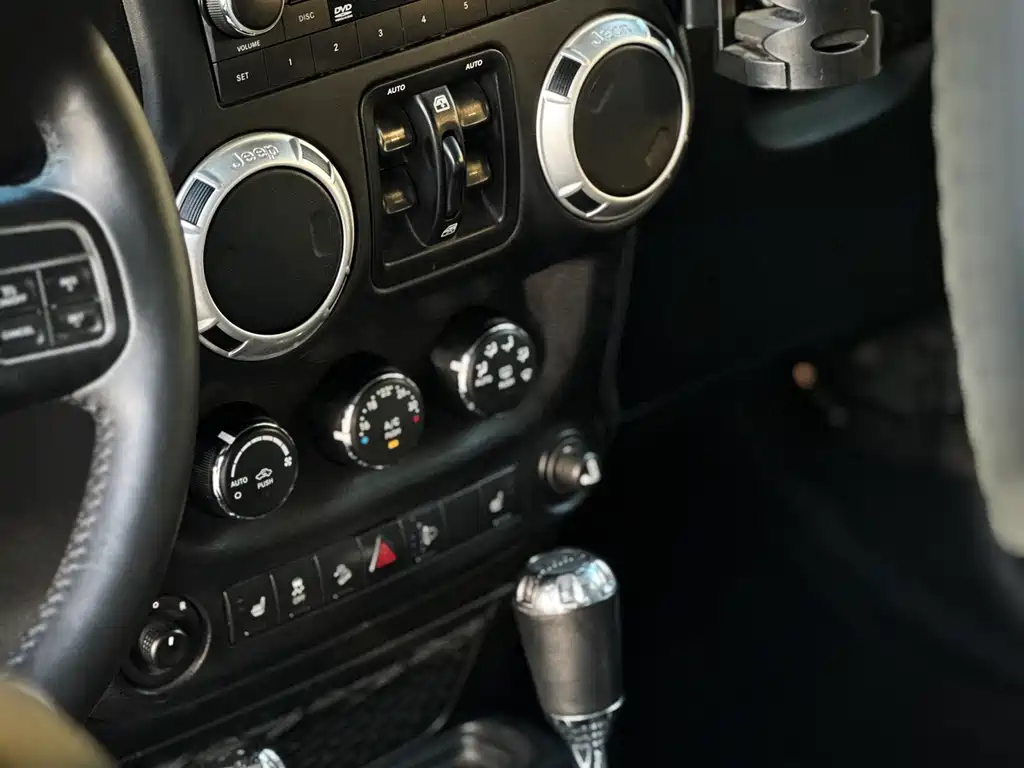 Jeep Wrangler — фото 6