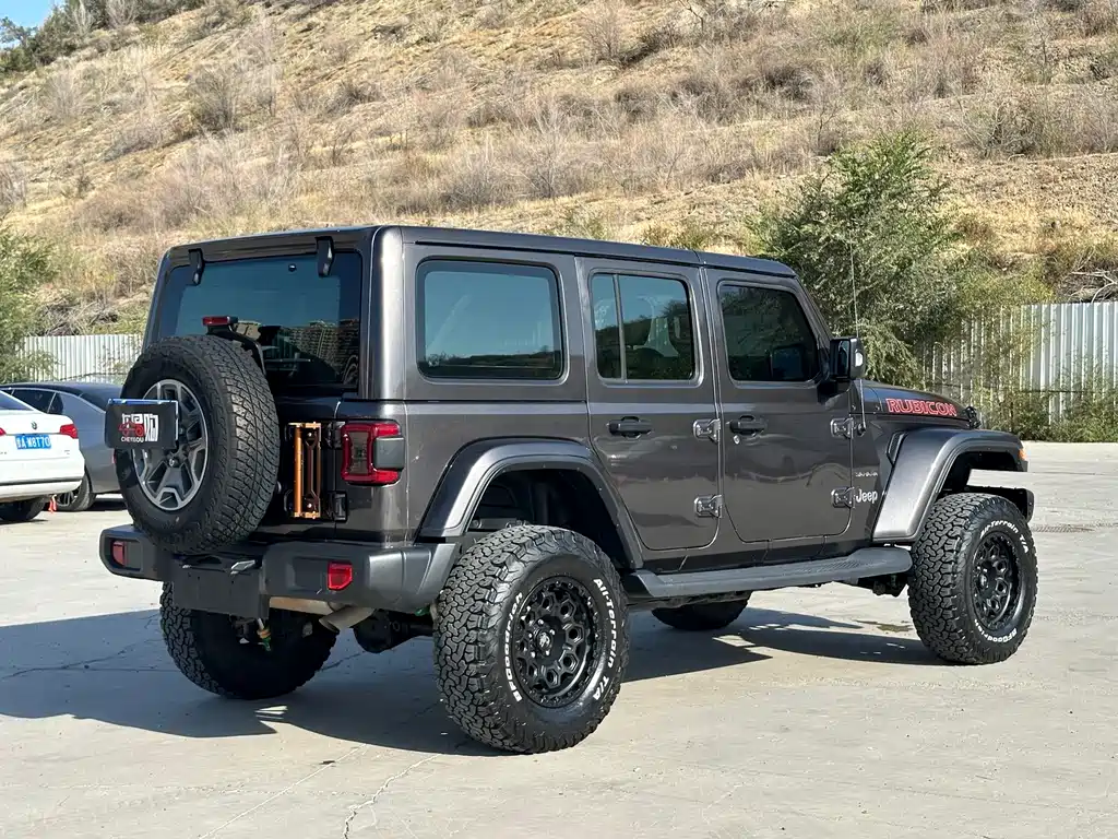 Jeep Wrangler — фото 9