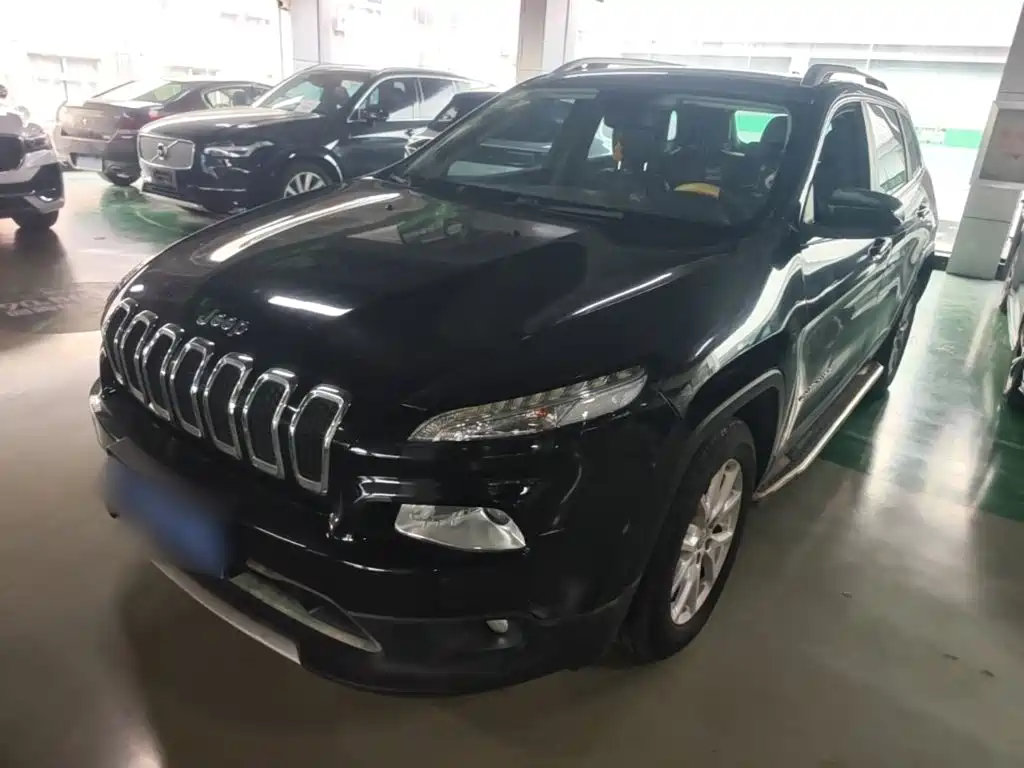Jeep Cherokee — фото 2