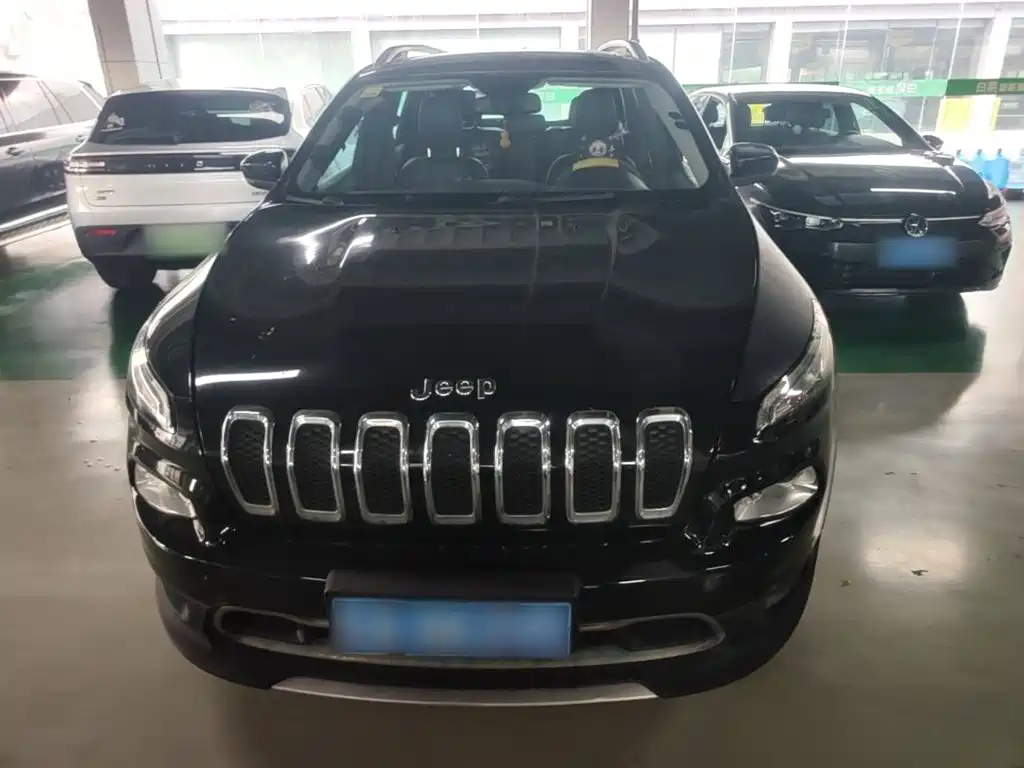 Jeep Cherokee — фото 3