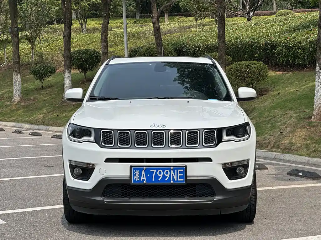 Jeep Compass — фото 2