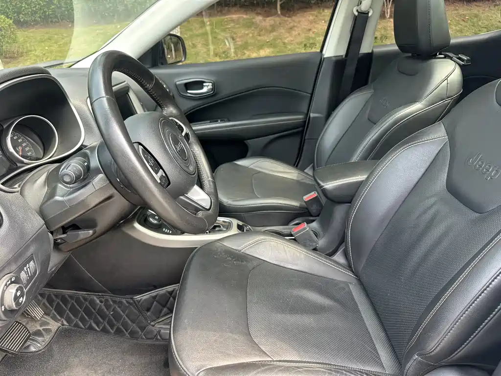 Jeep Compass — фото 9