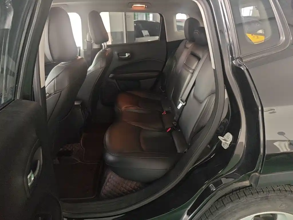 Jeep Compass — фото 20