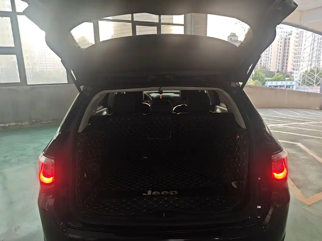 Jeep Compass — фото 22