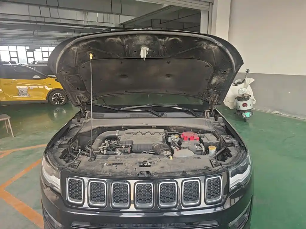 Jeep Compass — фото 23